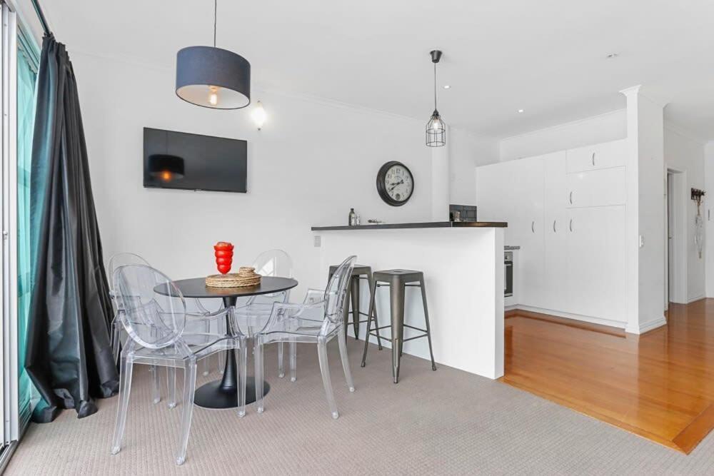 Funky One Bedroom Apartment On Princes Wharf Auckland Exterior photo
