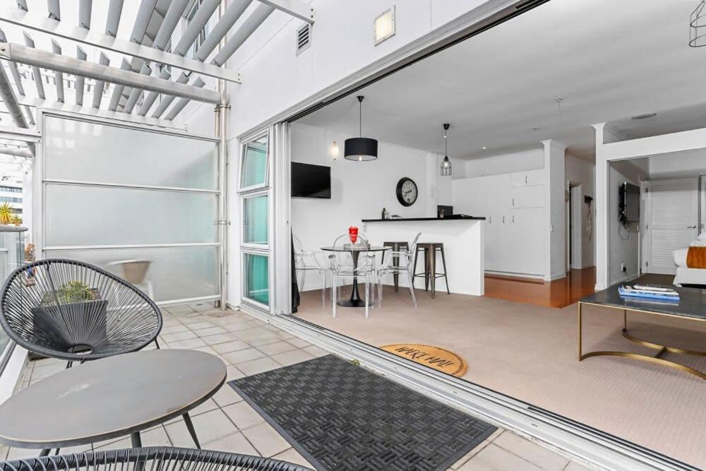 Funky One Bedroom Apartment On Princes Wharf Auckland Exterior photo